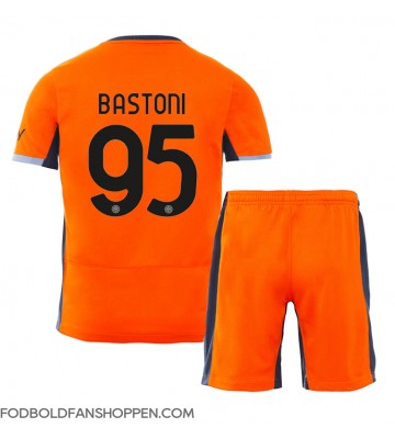 Inter Milan Alessandro Bastoni #95 Tredjetrøje Børn 2023-24 Kortærmet (+ Korte bukser)